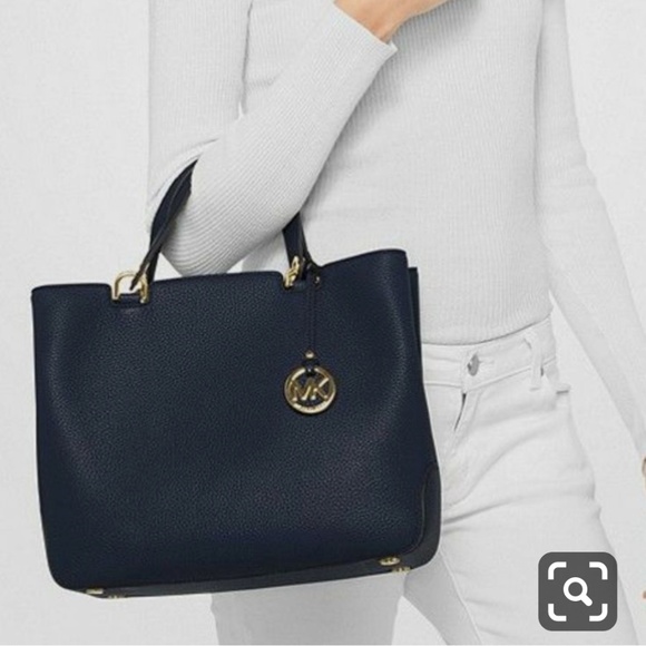 Michael Kors Handbags - ✔100% Authentic✔ Michael Kors Tote BNWT